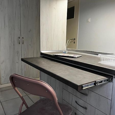 Budget Private Room In The Center 아테네 외부 사진