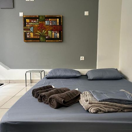 Budget Private Room In The Center 아테네 외부 사진