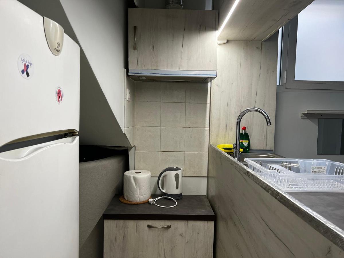 Budget Private Room In The Center 아테네 외부 사진