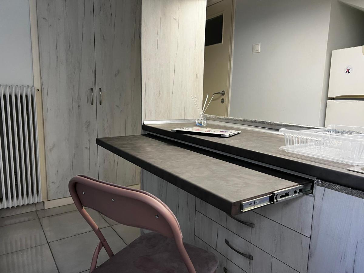 Budget Private Room In The Center 아테네 외부 사진