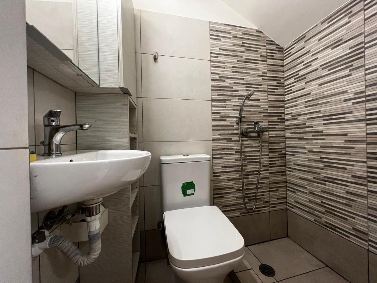 Budget Private Room In The Center 아테네 외부 사진