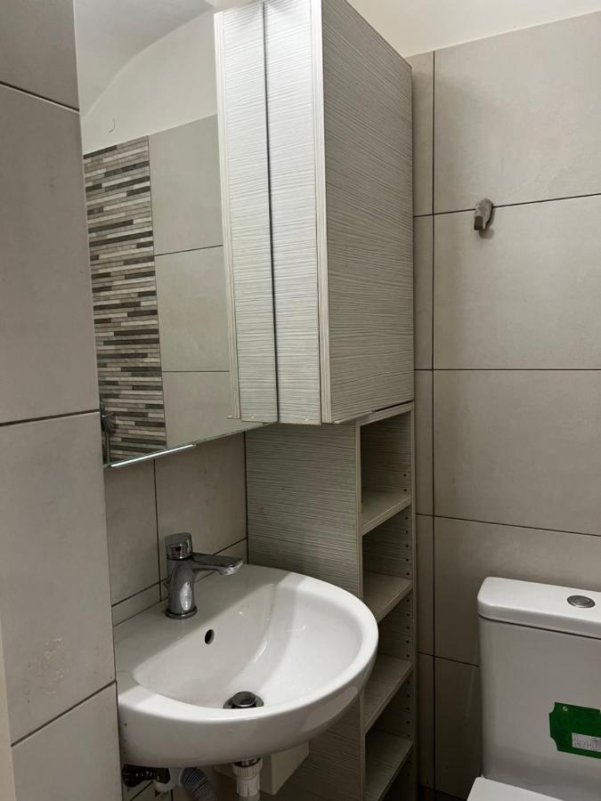 Budget Private Room In The Center 아테네 외부 사진